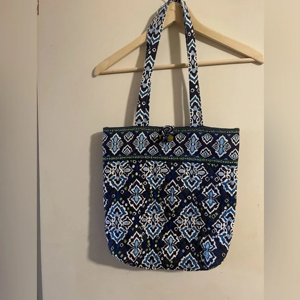 Vera Bradley Navy and Light Blue Tote‎